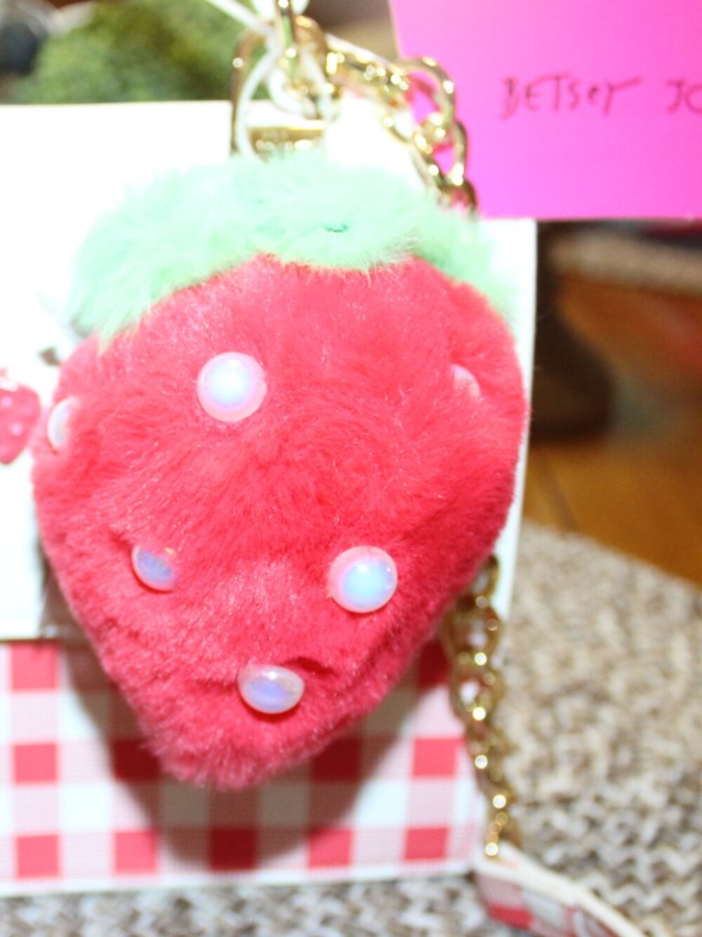 NWT Betsey Johnson Red White Strawberry crossbody purse DARLING! FUN! - Picture 4 of 15